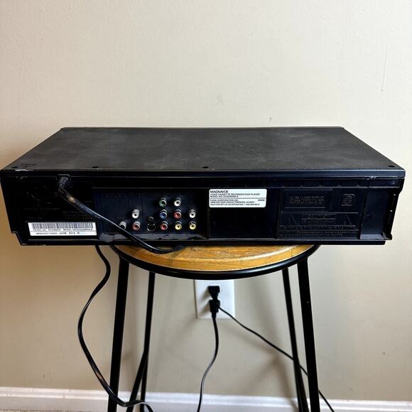 Magnavox DV220MW9 B DVD Player VCR Recorder Combo - PARTS ONLY‎ POWERS ON5 - Picture 5 of 6